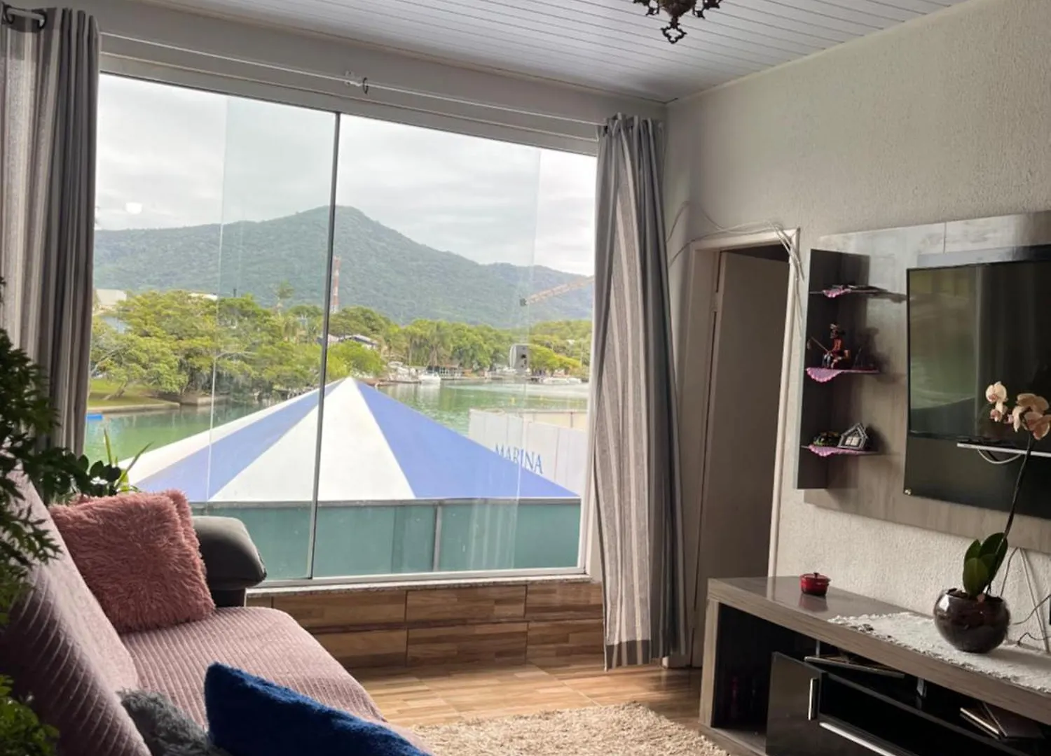 Casa Aconchegante No Canal Da Lagoa Florianópolis